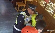 老伯请师兄吃瓜,老伯请师兄共享夏日清凉时光